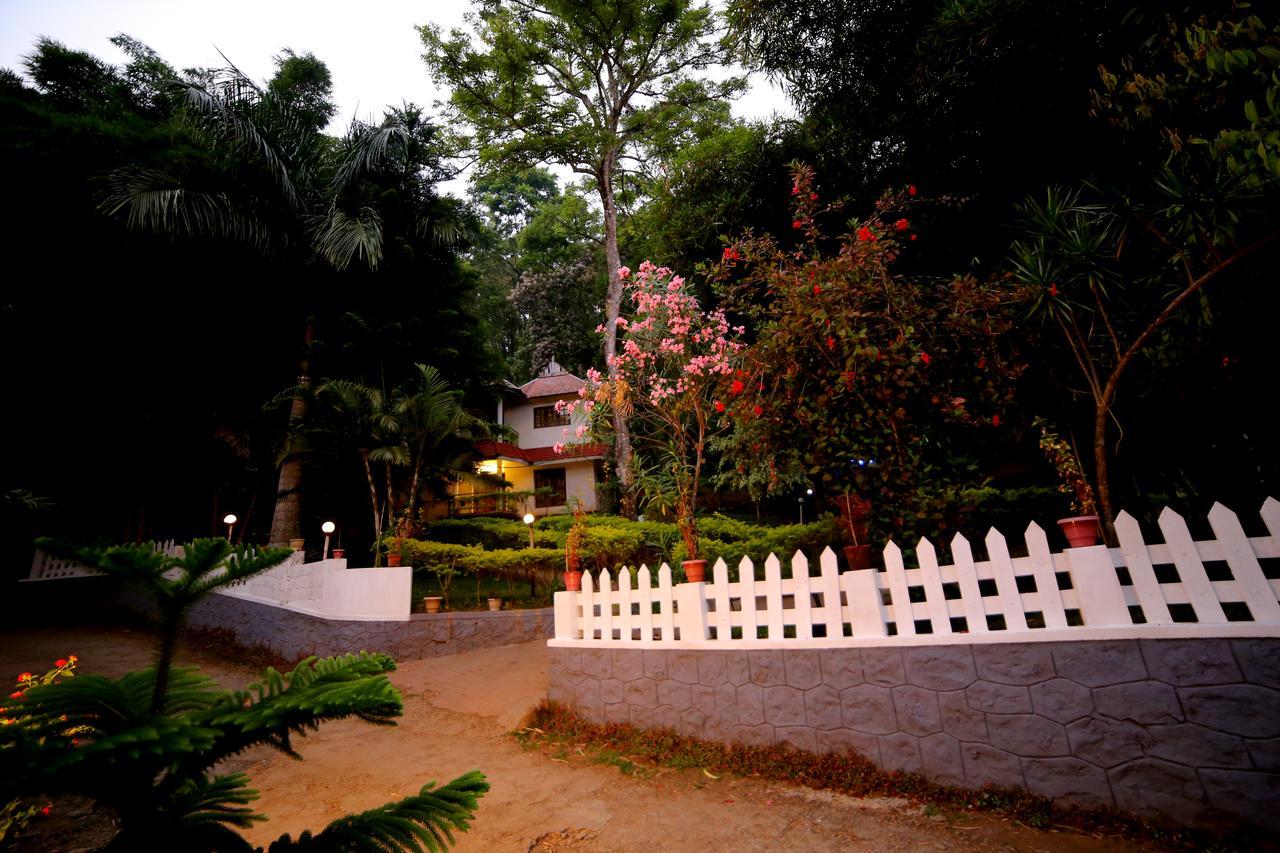 Spice Jungle Resort Munnar Bagian luar foto